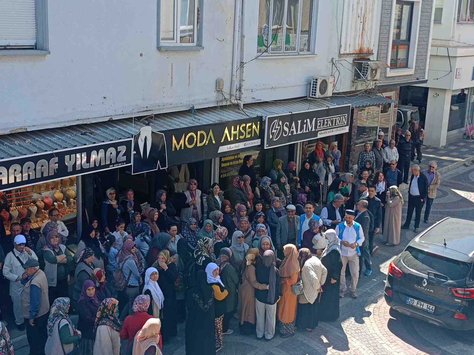 Çine’de hacı adayları dualarla uğurlandı

