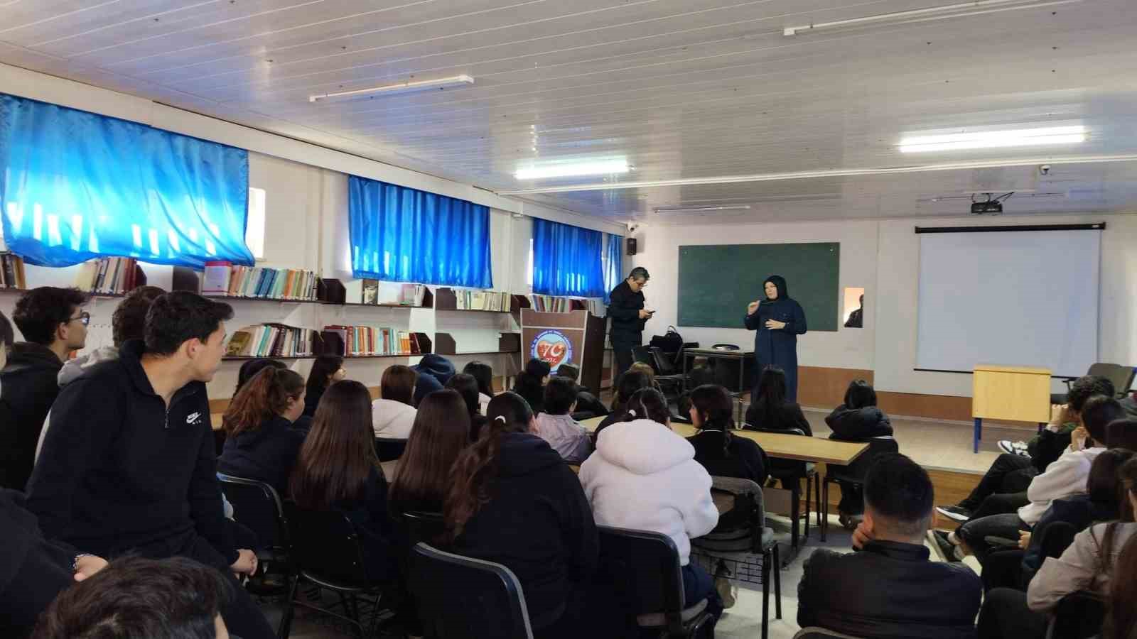 Çine’de öğrencilere cami ve hayat temalı konferans verildi
