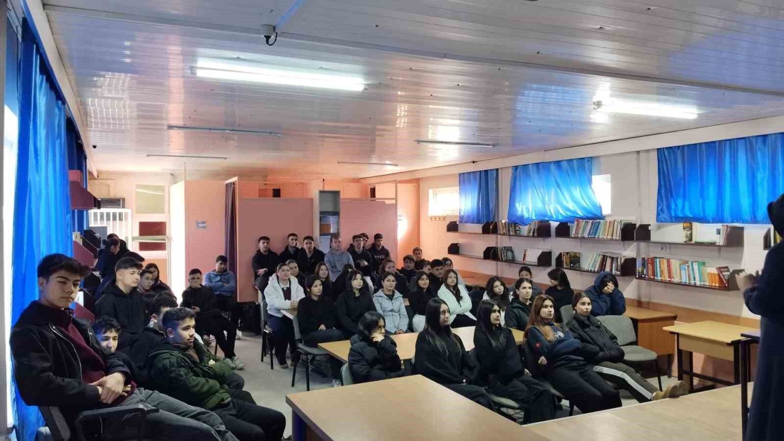 Çine’de öğrencilere cami ve hayat temalı konferans verildi
