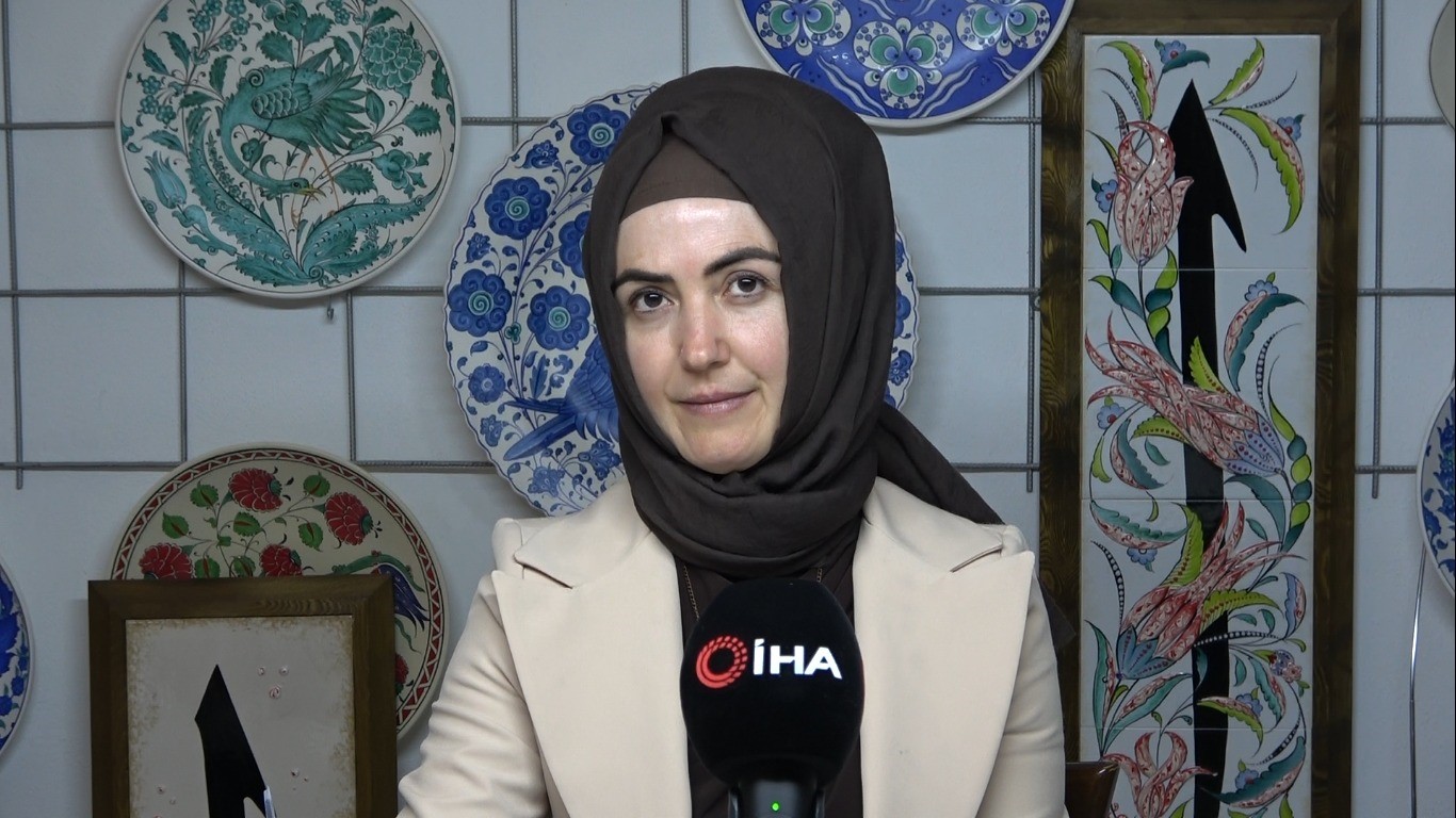 Çini sanatçısı Özlem Aşar: "Vav ile Elif’in aşkını eserlerime yansıtıyorum"
