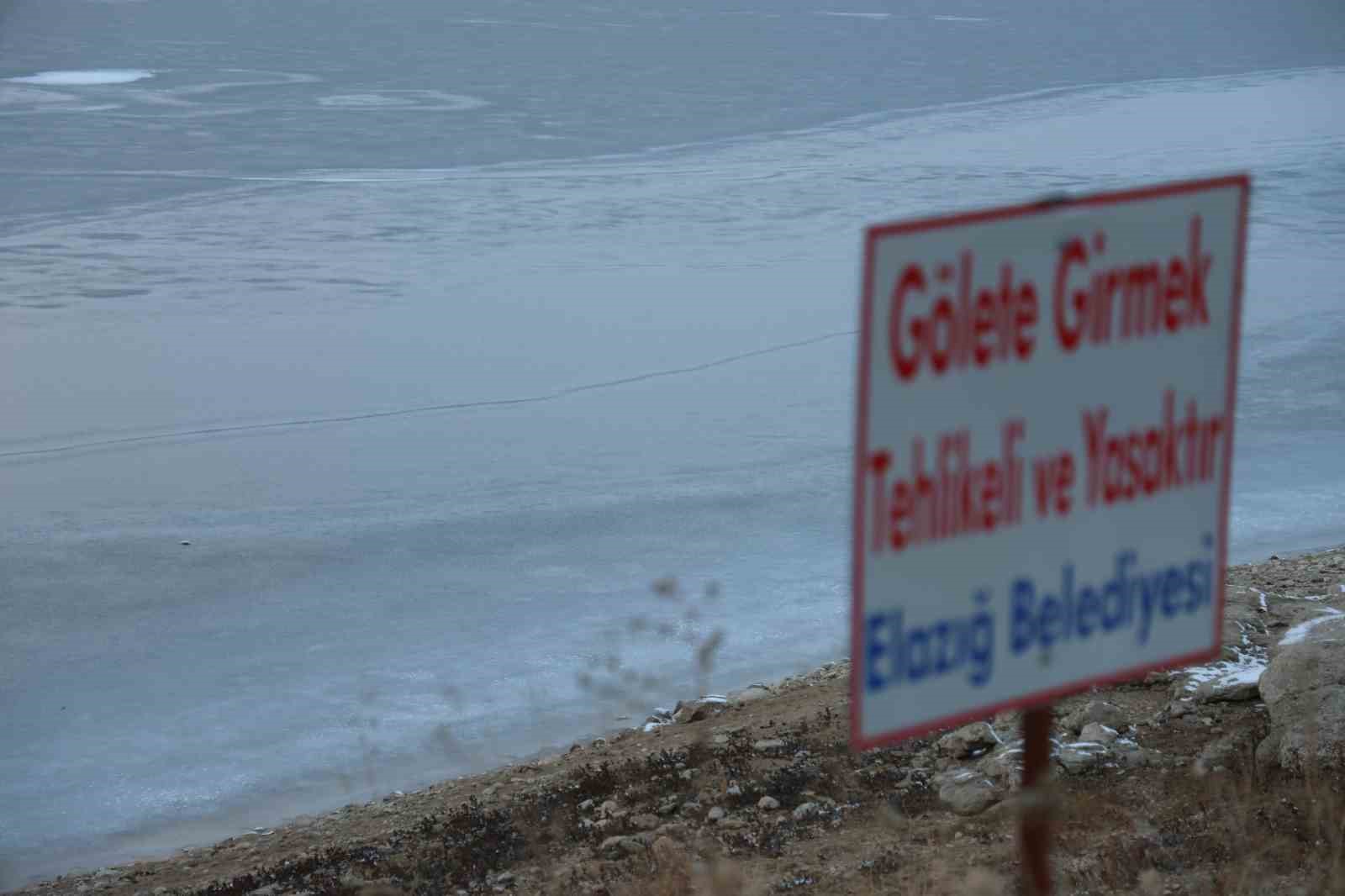 Cip Baraj Gölü buz tuttu
