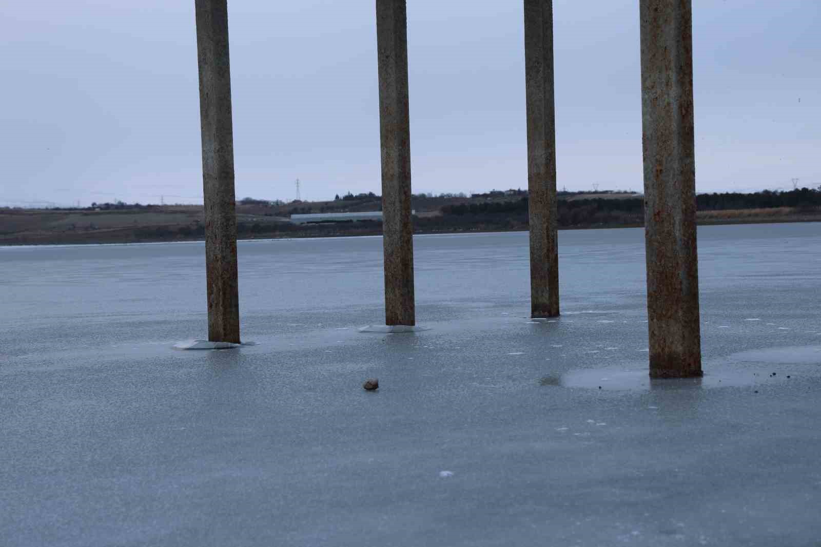 Cip Baraj Gölü buz tuttu
