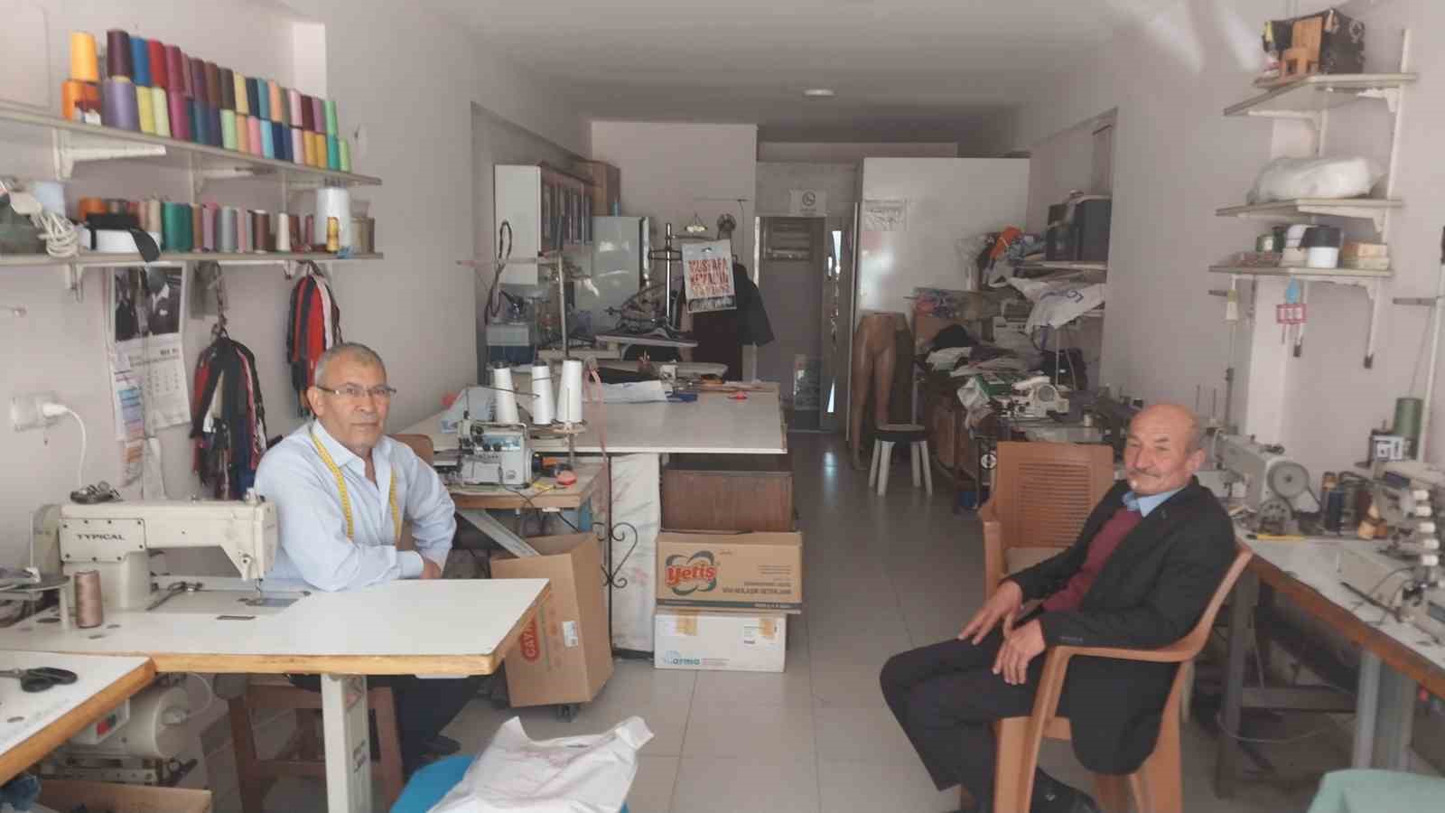 Çırak bulunamayan terzilikte yarım asrı geride bıraktı
