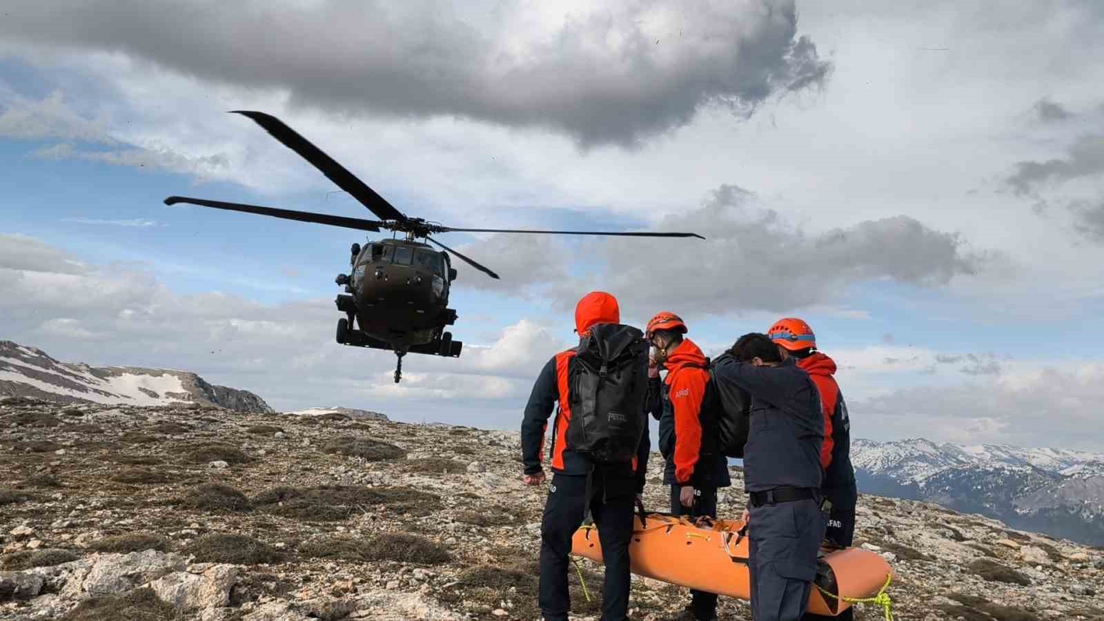Çiriş bitkisi toplamak için gittiği dağlık alanda hayatını kaybetti
