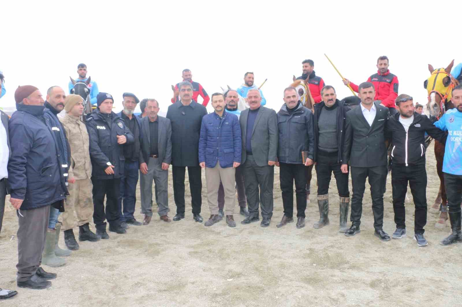 Cirit müsabakası nefes kesti
