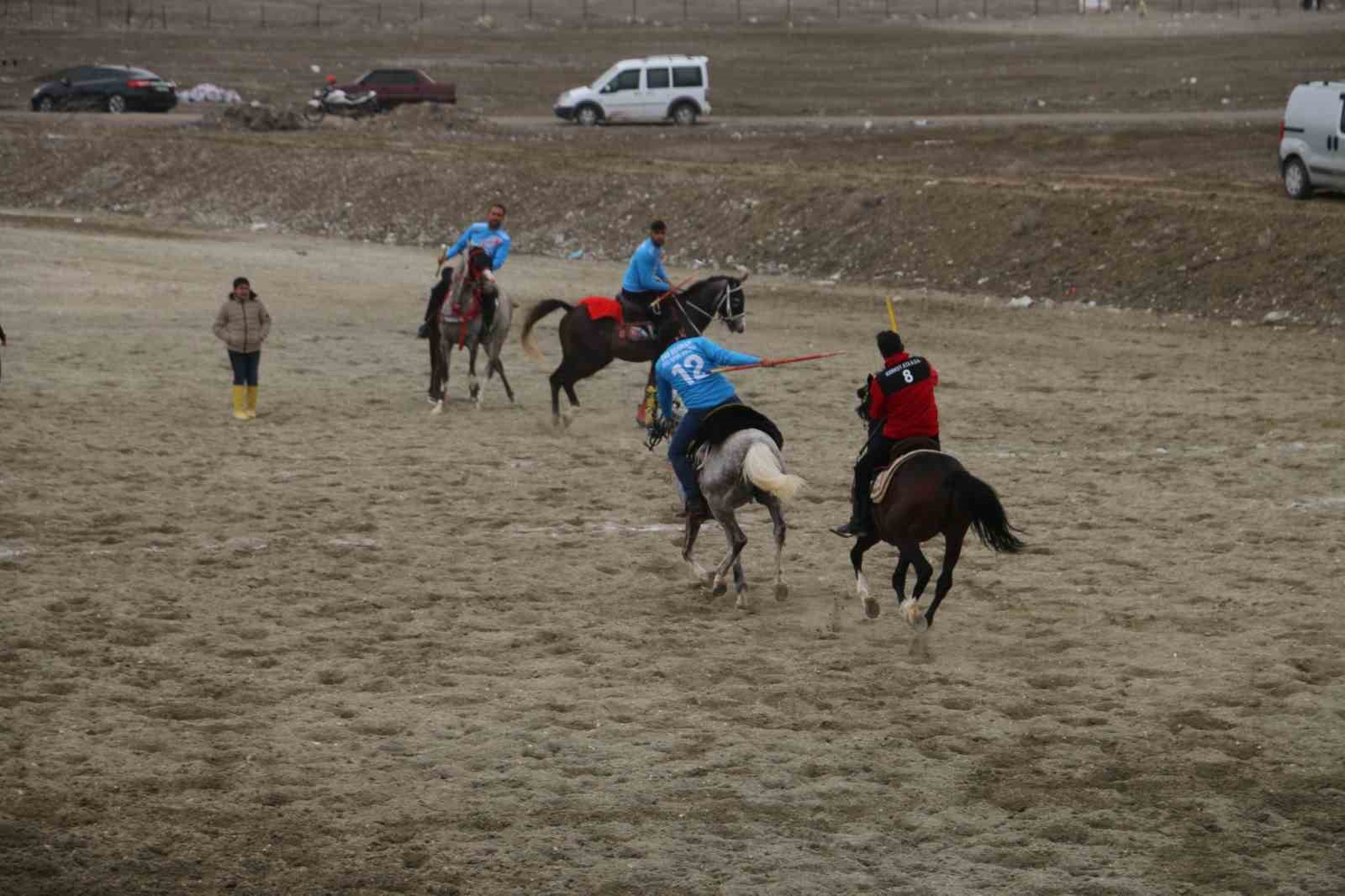 Cirit müsabakası nefes kesti
