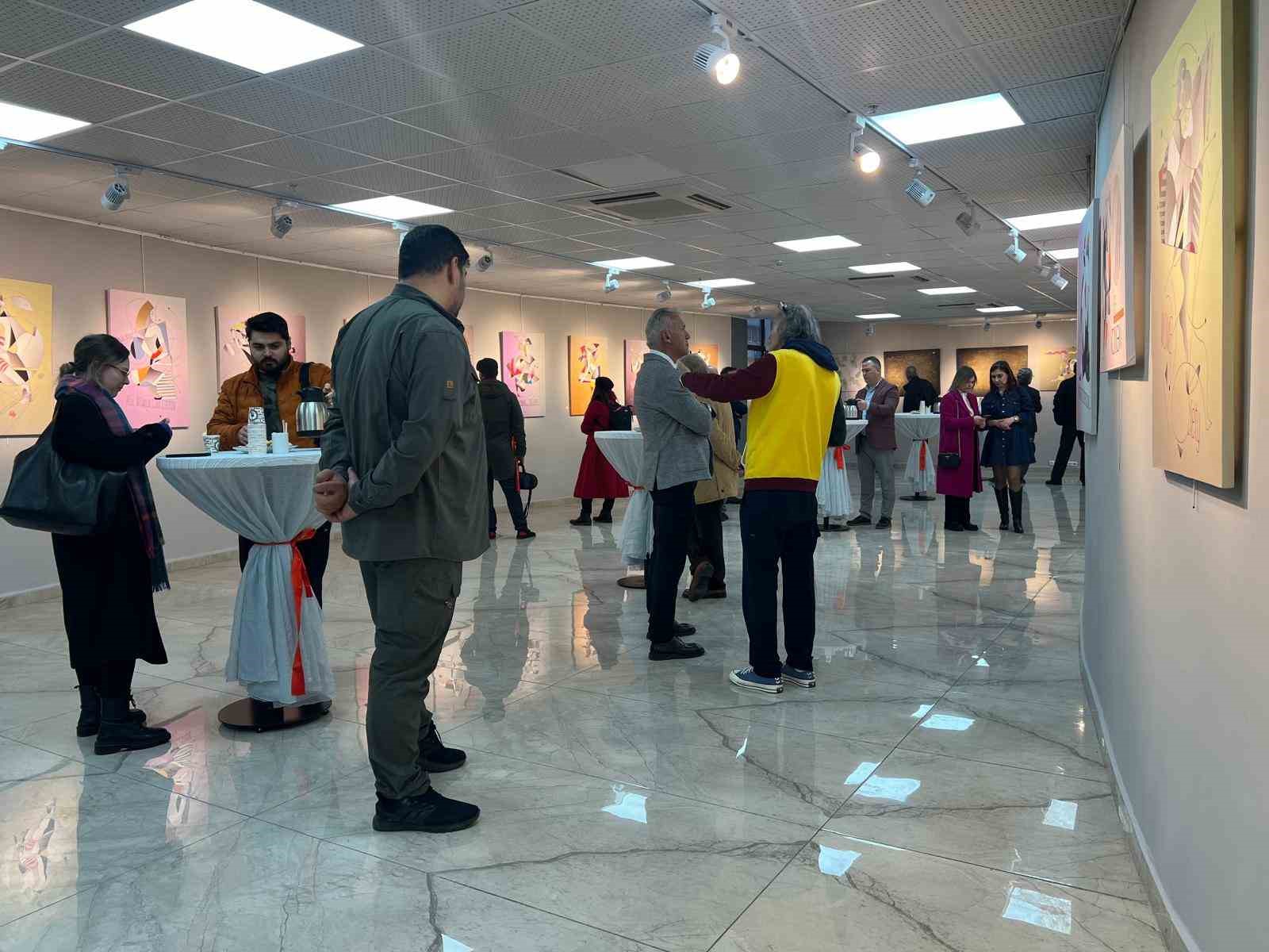 Çizgiyle anlatılan ‘kadın’ teması sanatseverlerle buluştu
