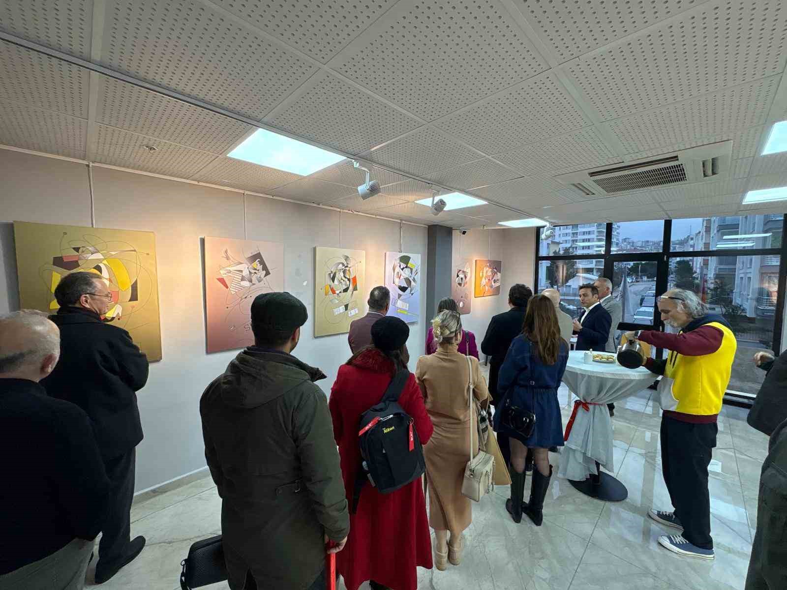 Çizgiyle anlatılan ‘kadın’ teması sanatseverlerle buluştu
