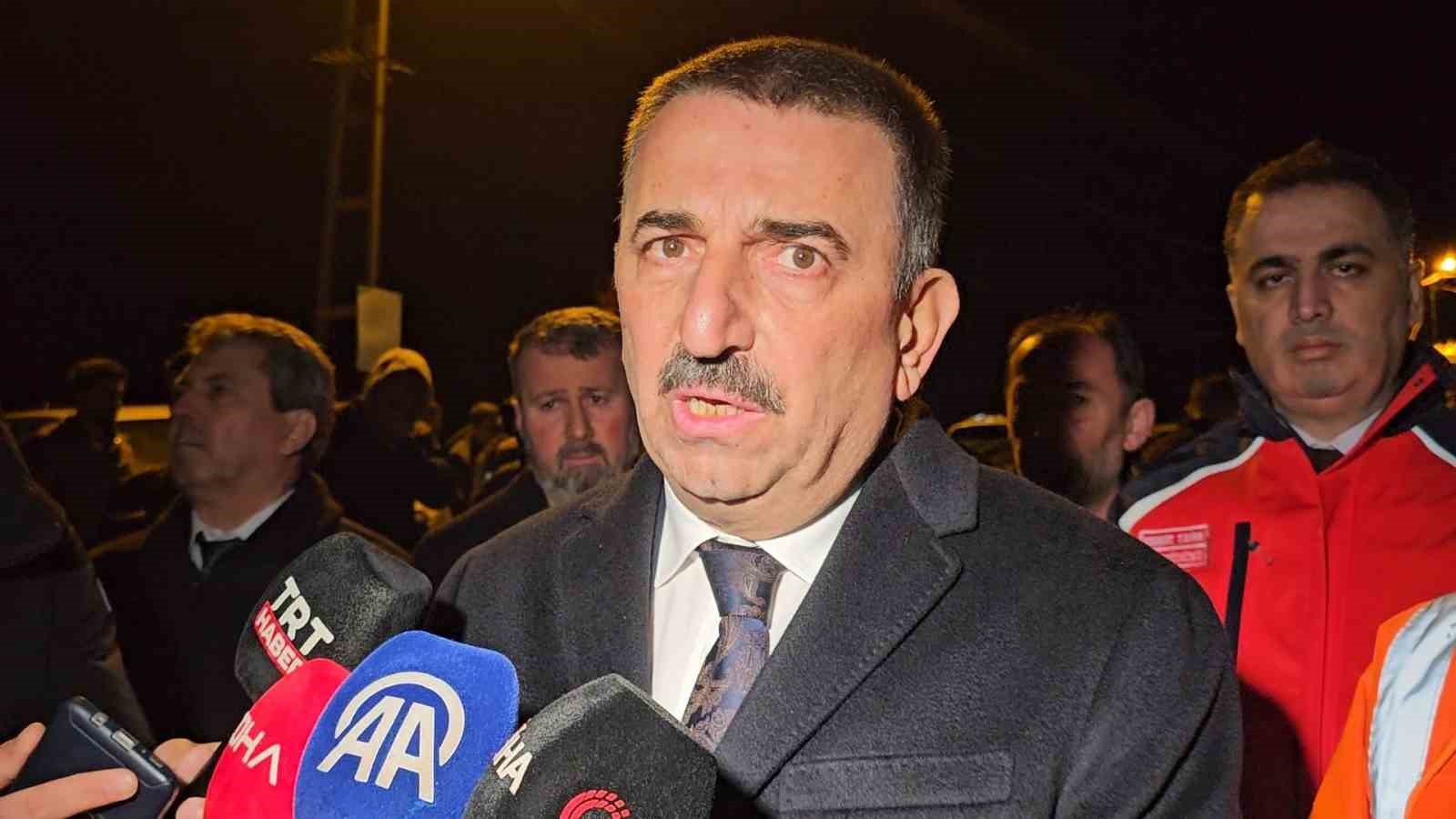 Çizmeleriyle morga kaldırılan madencinin cenazesi yürek burktu
Çizmeleriyle morga kaldırılan madencinin cenazesi yürek burktu