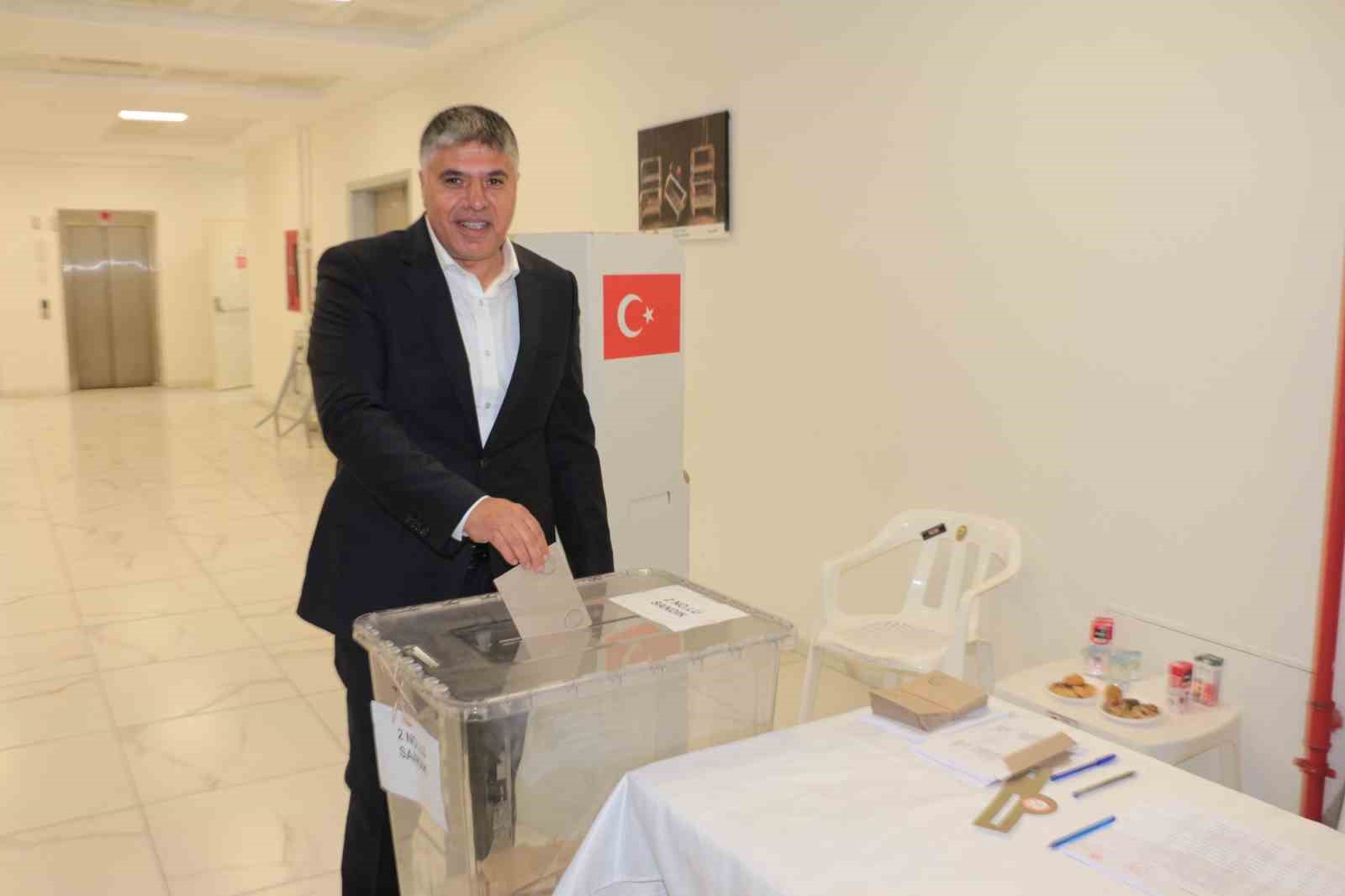 Cizre Esnaf Odasında 21 yıl sonra değişim
