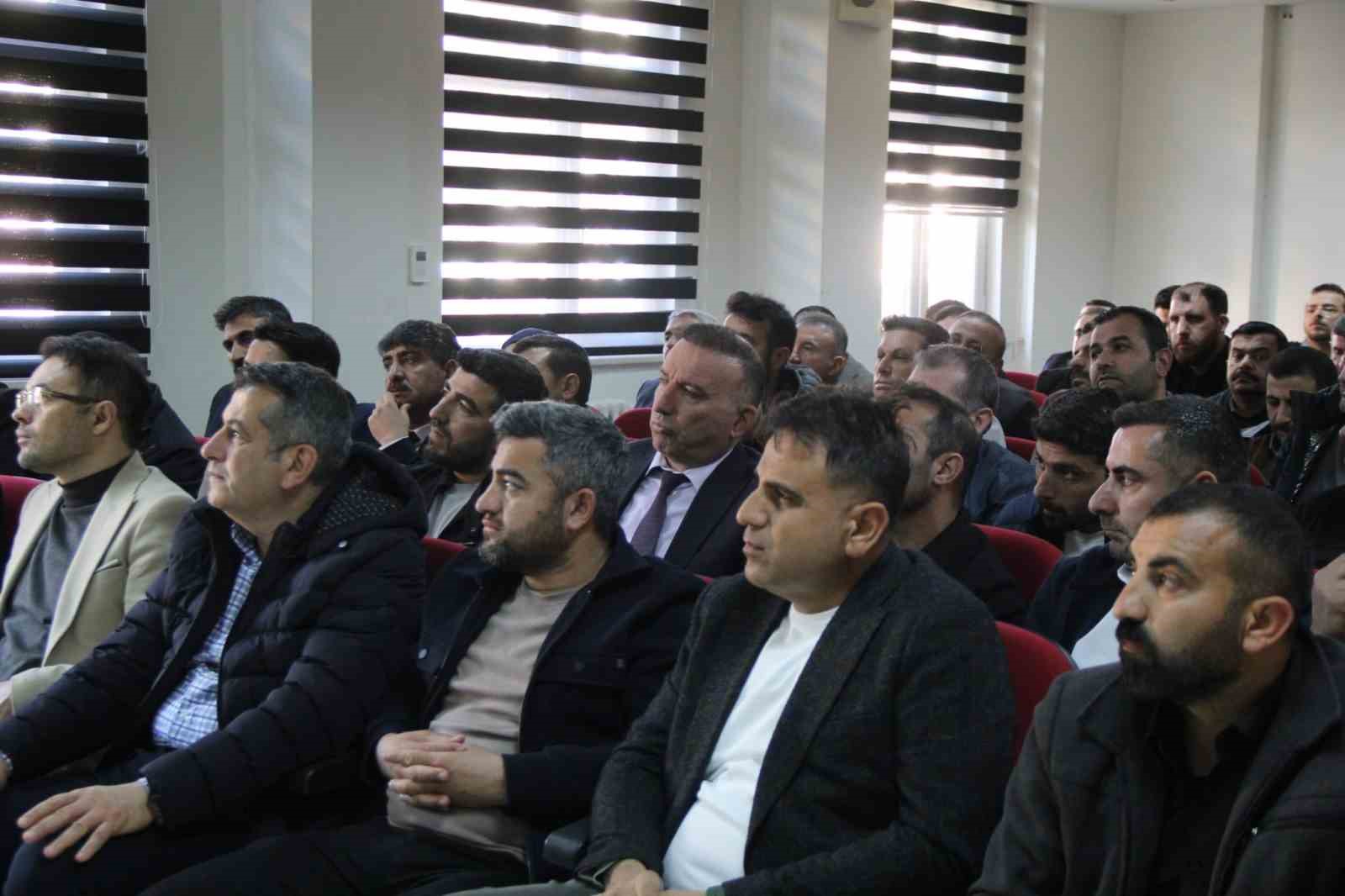 Cizre’de 2. dönem okul müdürleri buluşması
Cizre’de 2. dönem okul müdürleri buluşması