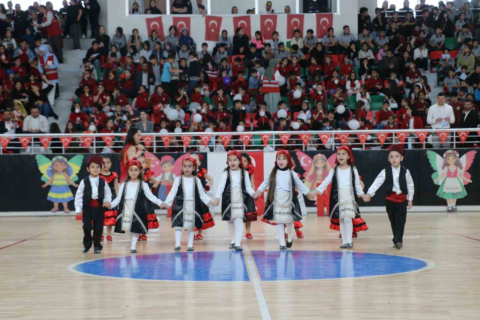 Cizre’de 23 Nisan kutlamaları
