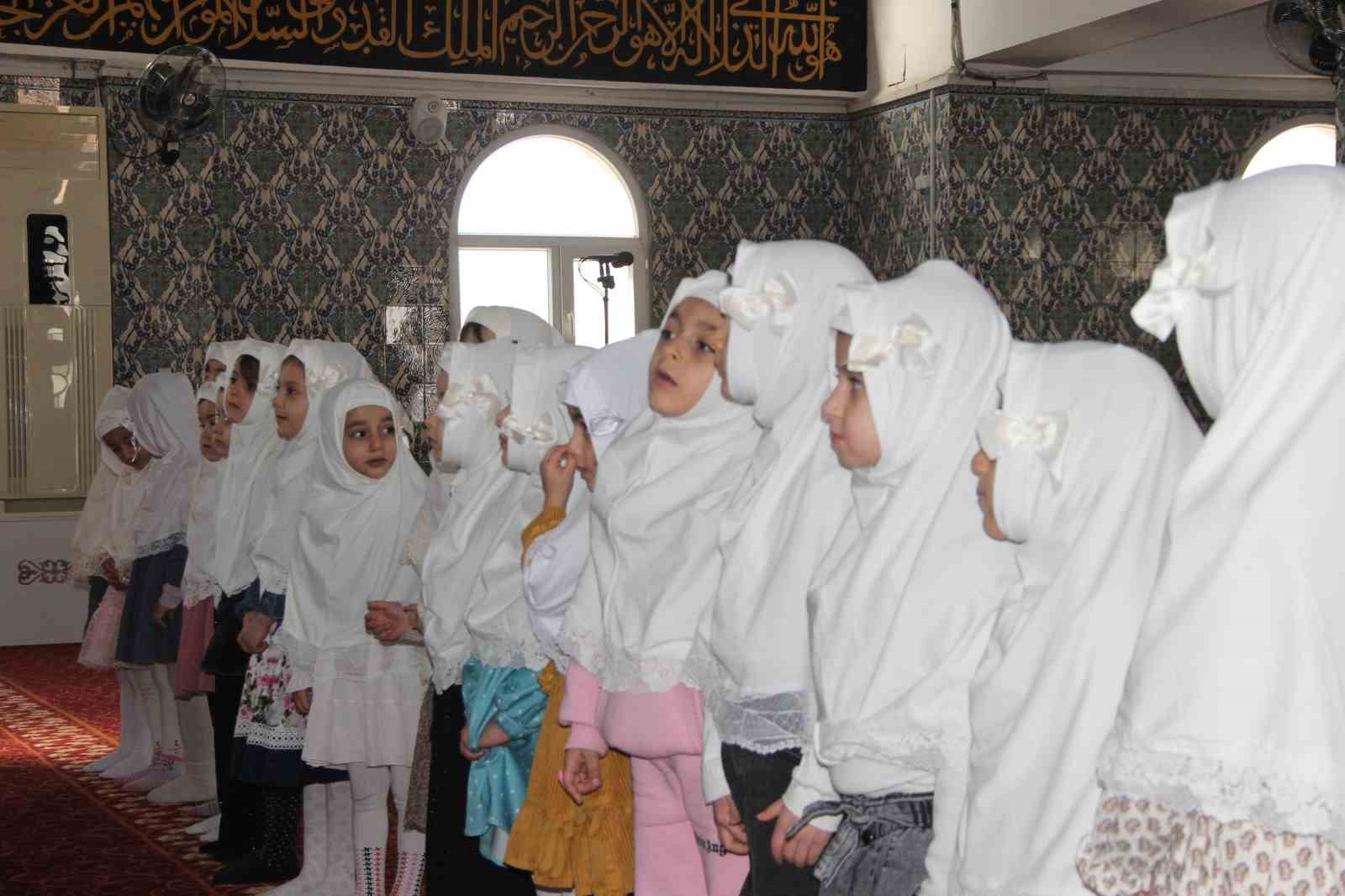 Cizre’de çocuklar cami ile buluştu
