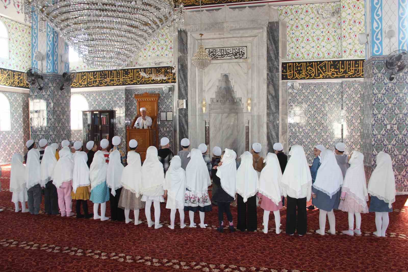 Cizre’de çocuklar cami ile buluştu
