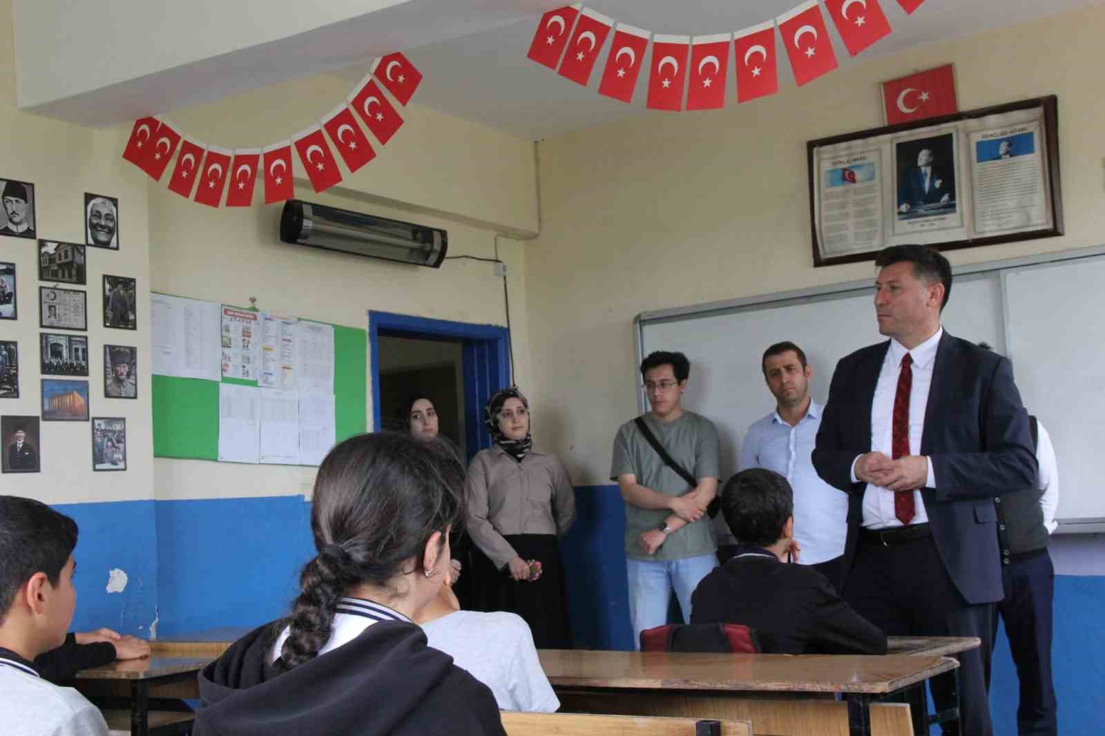 Cizre’de okullarda "gönül seferberliği" buluşması
