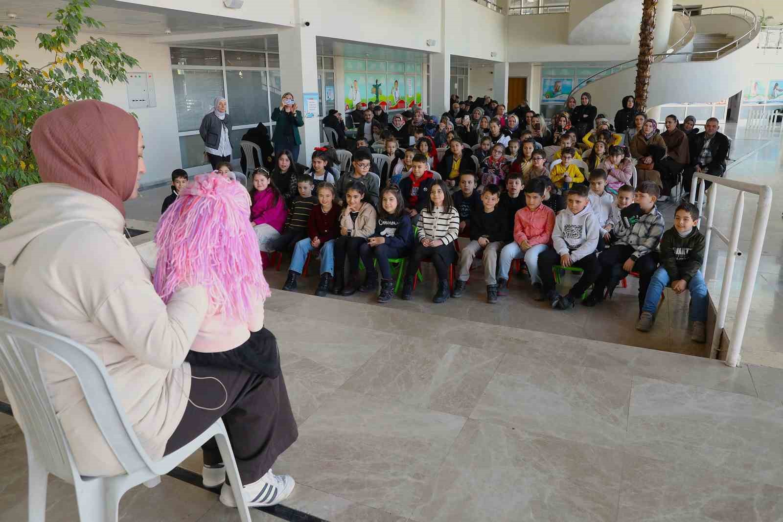 Çocuk eğitim merkezi öğrencilerinden Sanatsal Yolculuk Sergisi
