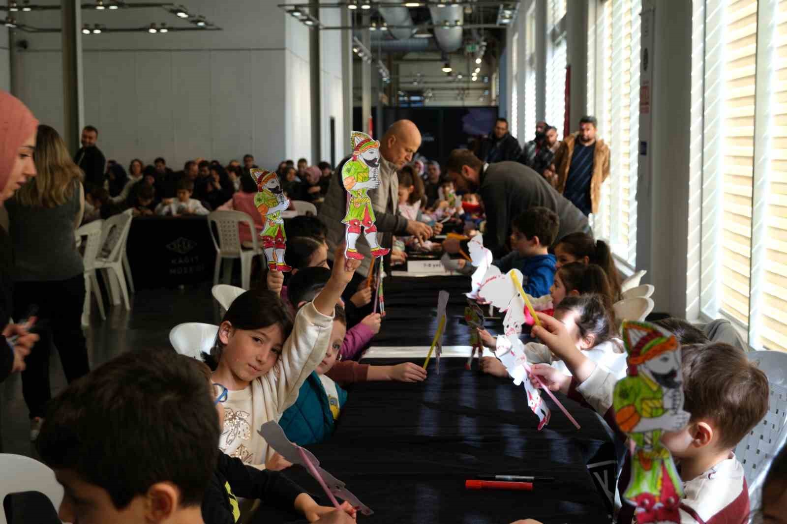 Çocuklar geleneksel gölge gösterisi ile eğlenceli anlar yaşadı
