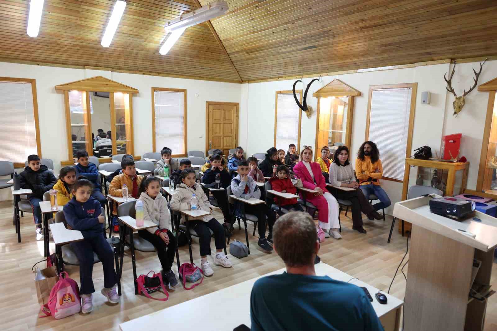 Çocuklar hayvanları ve yaban hayatını tanıma fırsatı buldu
