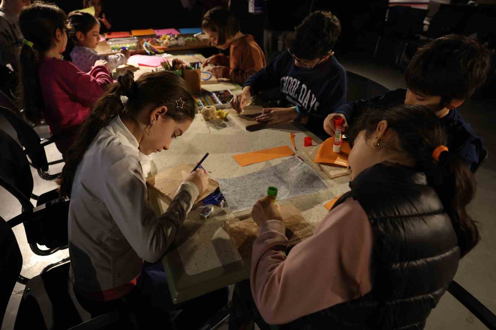 Çocuklar Nilüfer’de hayallerindeki liri tasarladı
