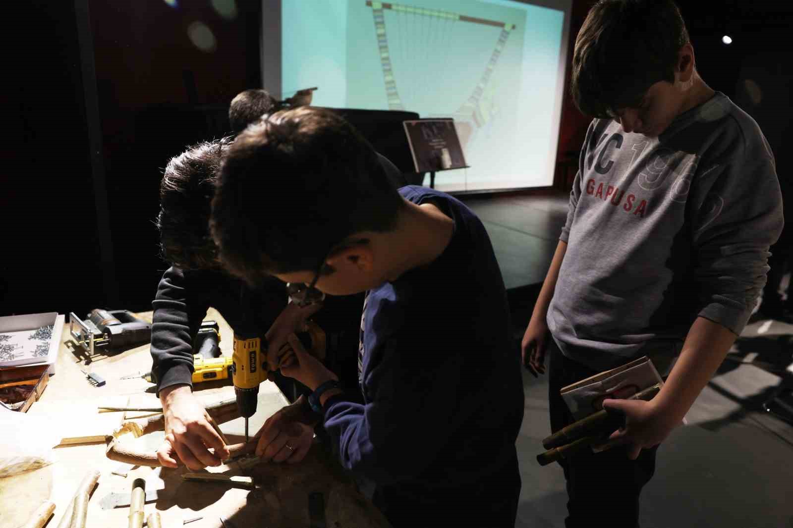 Çocuklar Nilüfer’de hayallerindeki liri tasarladı
