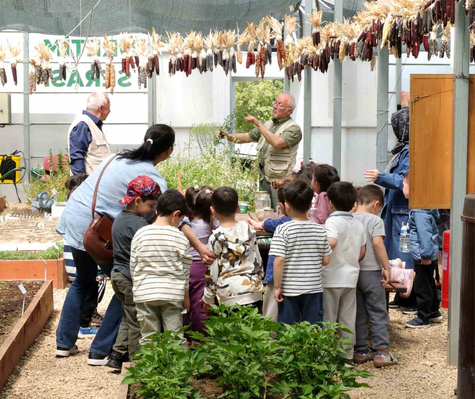 Çocuklar toprak sevgisini Osmangazi’de öğrendi
