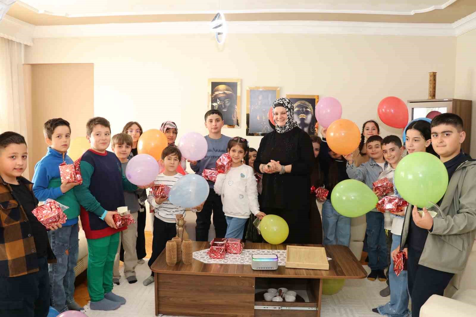 Çocuklara bayram tadında misafirlik
Çocuklara bayram tadında misafirlik