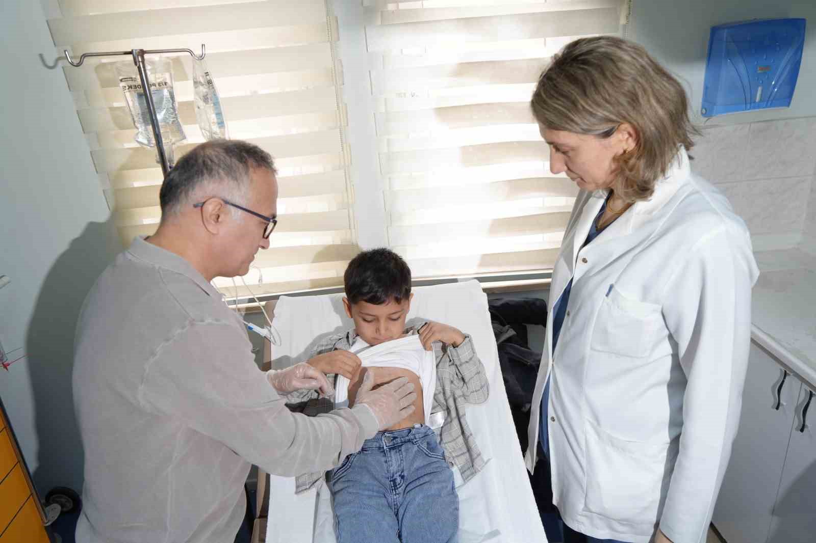 Çocuklarda nadir görülen diyafram fıtığı Samsun’da ilk kez tedavi edildi
