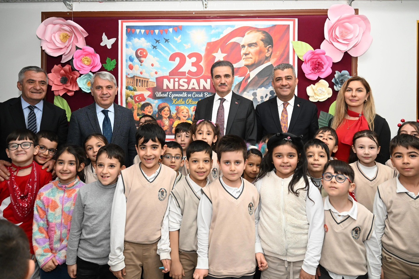 Çocuklardan anlamlı "bayrak" vurgulu çalışma
