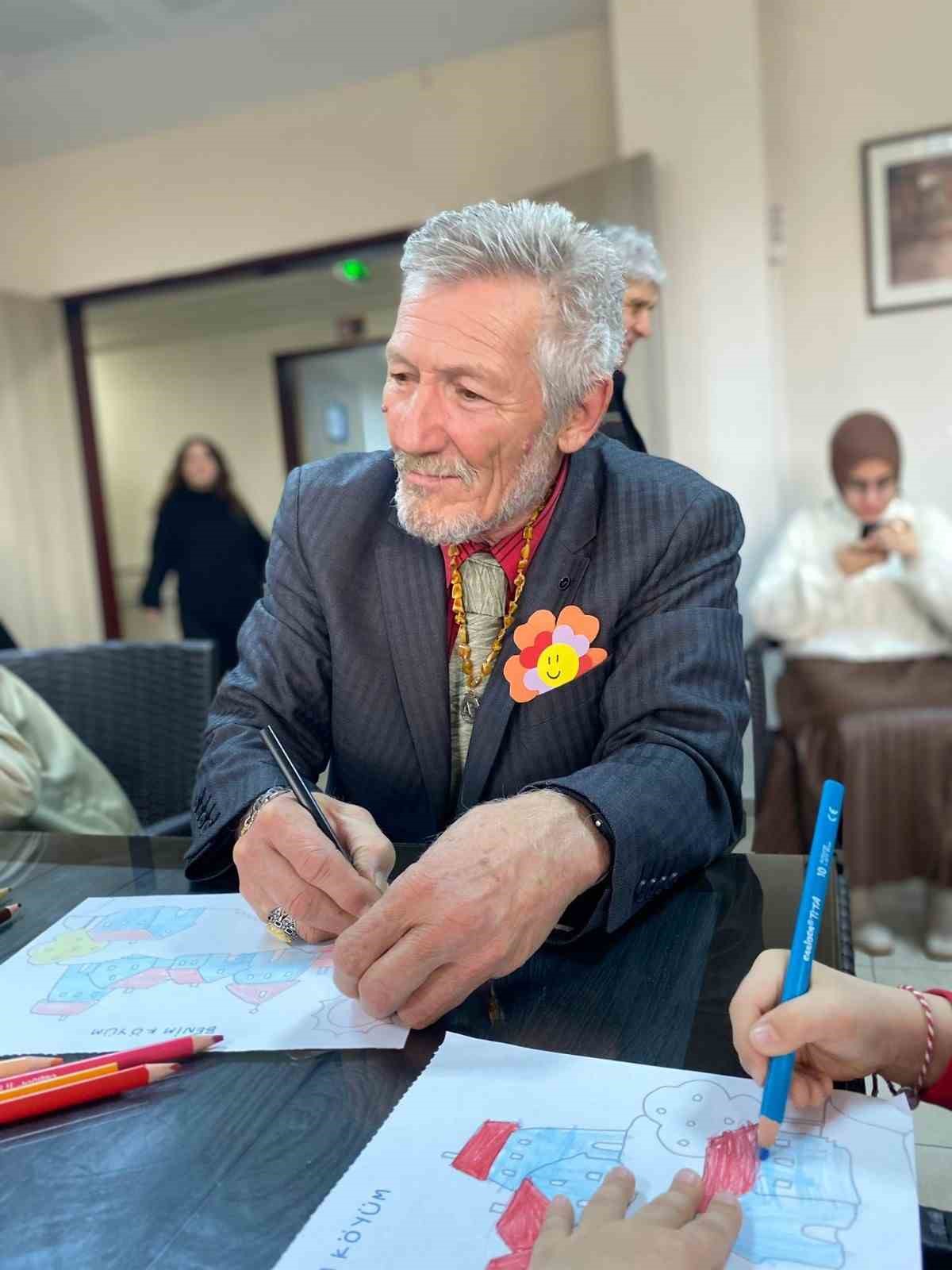 Çocuklardan büyüklerine huzurevinde ziyaret
