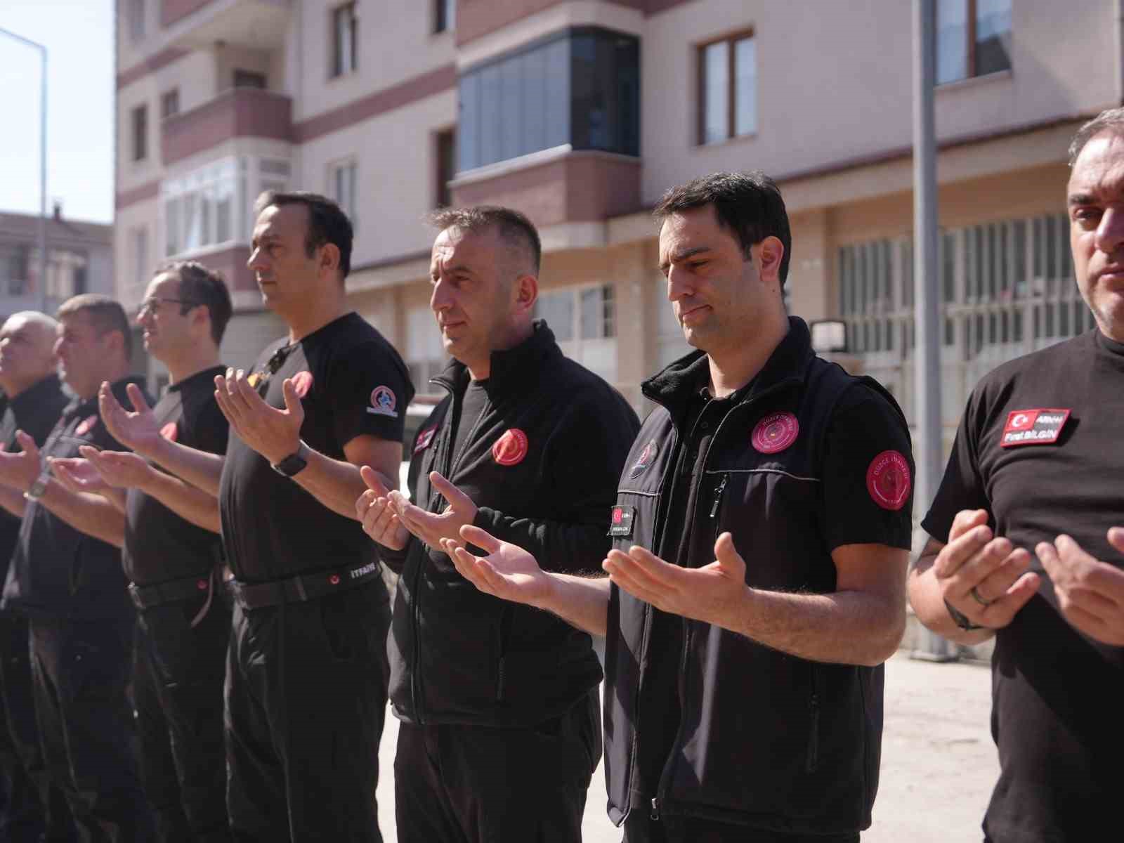 Çocukların itfaiyeci olma hayalleri gerçek oldu
