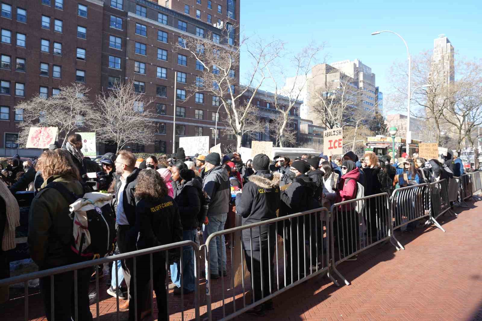 Columbia Üniversitesi önünde ICE protestosu: 10 öğrenci gözaltına alındı
