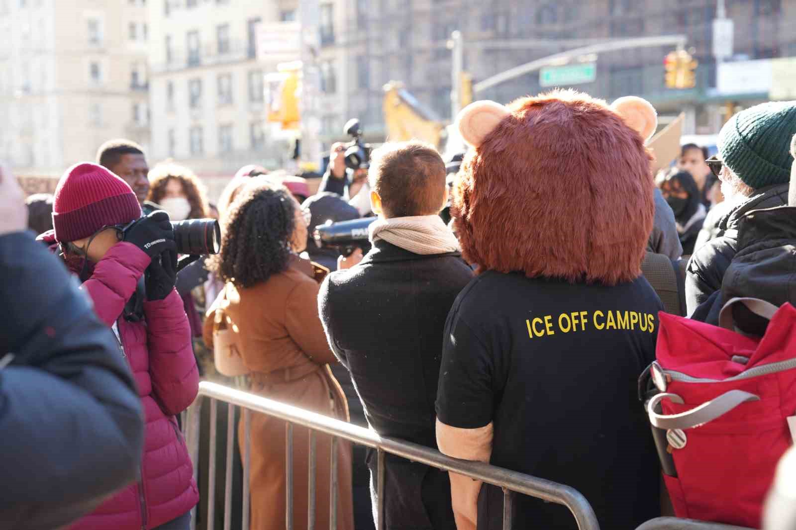 Columbia Üniversitesi önünde ICE protestosu: 10 öğrenci gözaltına alındı
