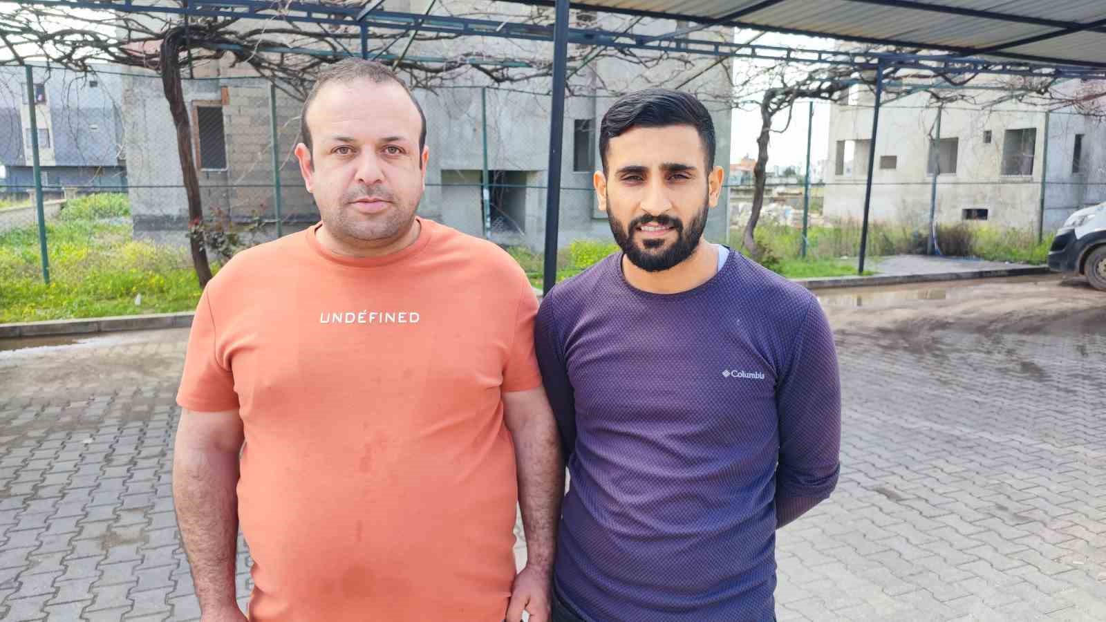 Cono’ların olduğu bölgede dolmuşa ve sürücülere saldırı
Cono’ların olduğu bölgede dolmuşa ve sürücülere saldırı