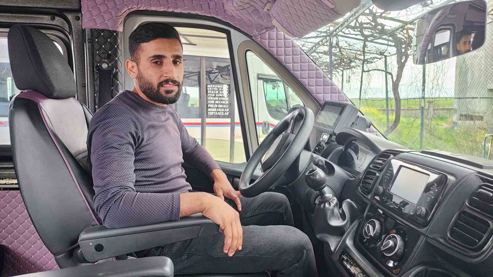 Cono’ların olduğu bölgede dolmuşa ve sürücülere saldırı
Cono’ların olduğu bölgede dolmuşa ve sürücülere saldırı