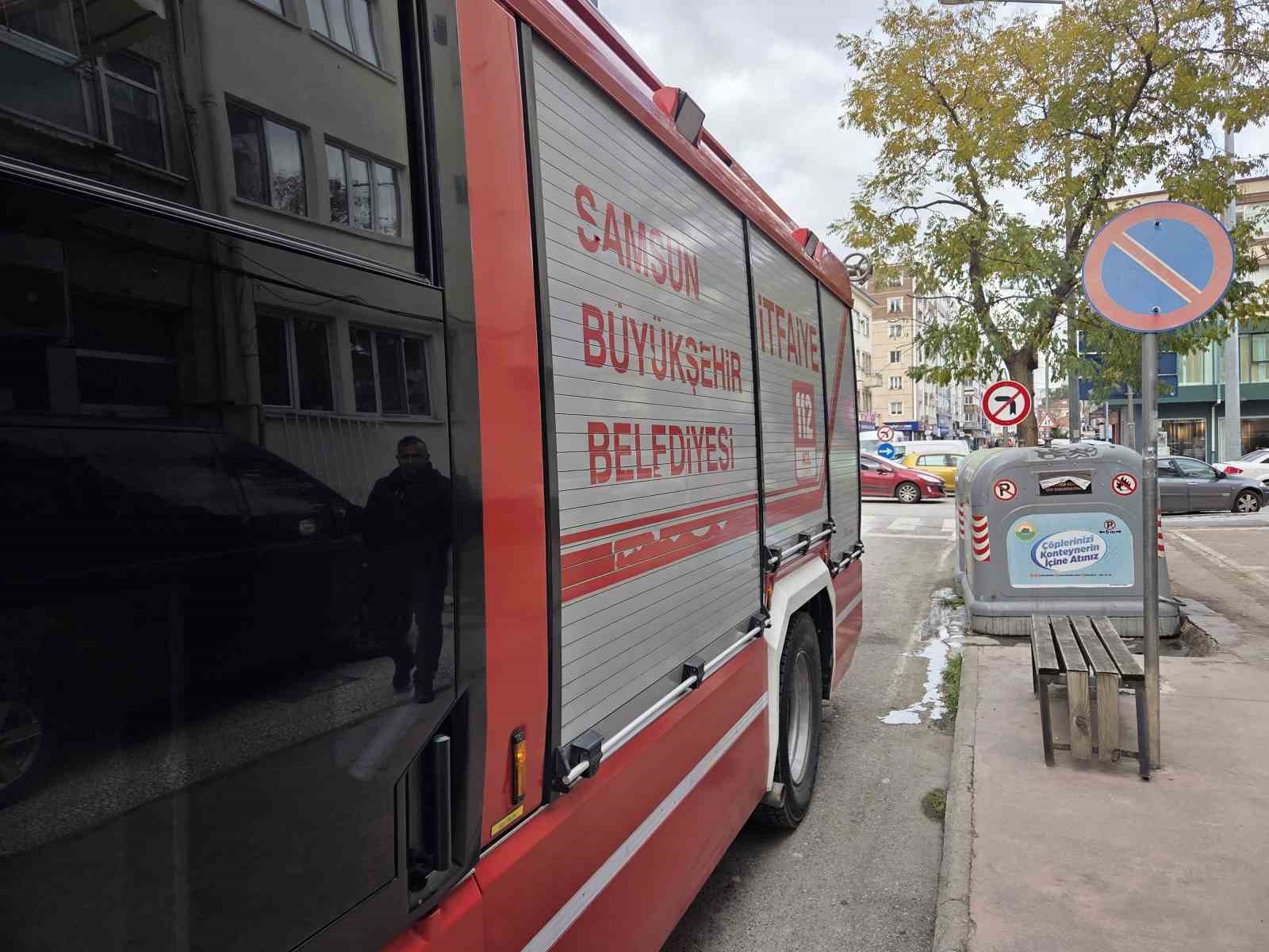 Çöp konteyneri yangınına itfaiye müdahale etti
