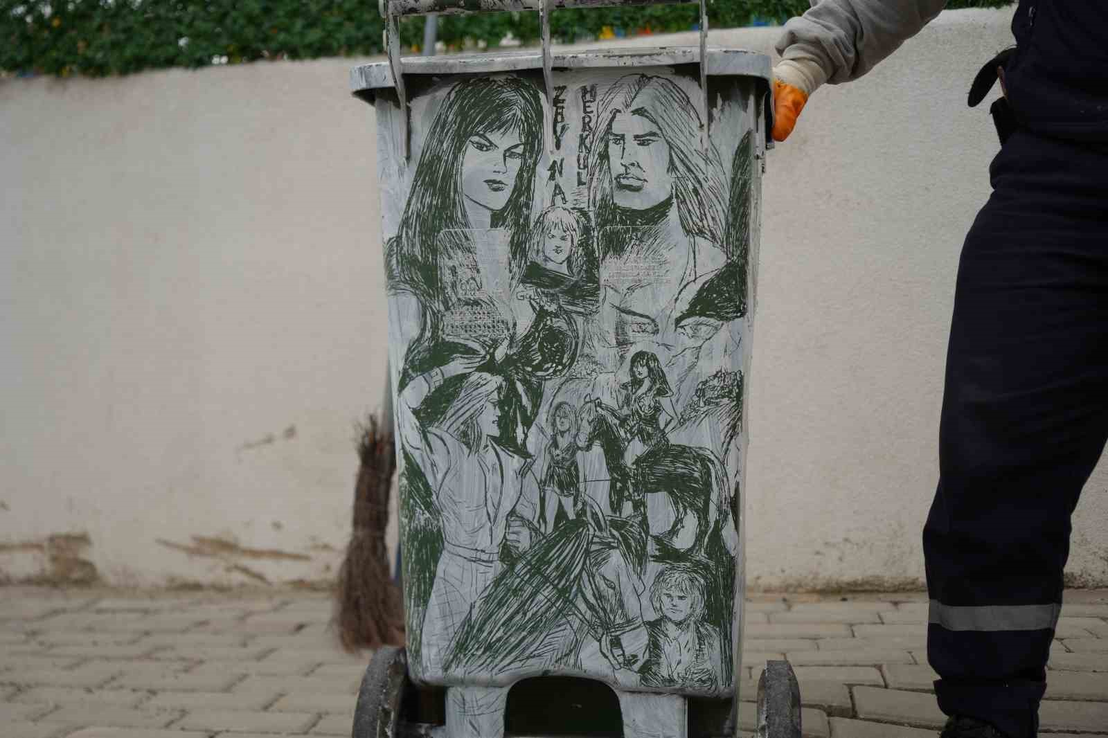 Çöpçüler Kralı’nda Kemal Sunal için mikrofon olan süpürge, onun elinde kaleme dönüştü
