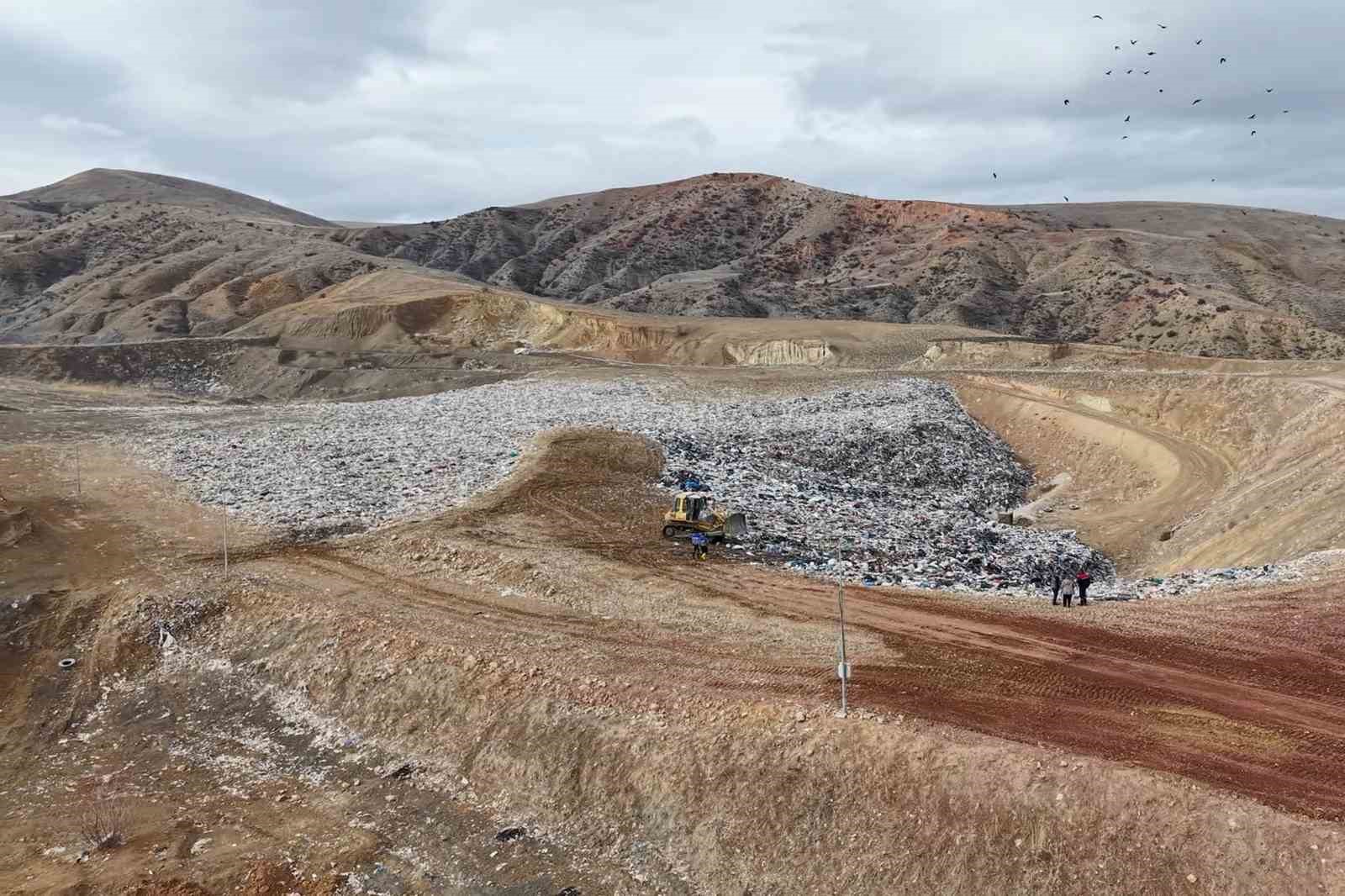 Çöpten gelen enerji: Bu tesiste yılda 5 milyon kilovat elektrik üretiliyor
