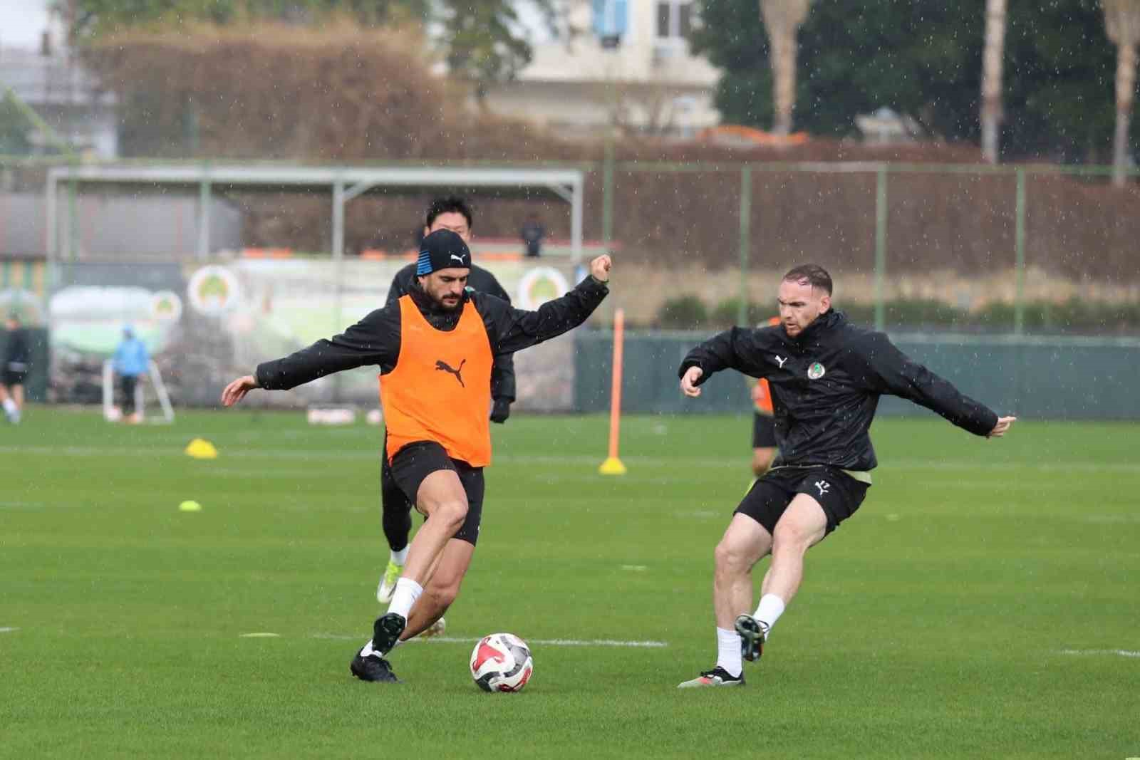 Corendon Alanyaspor, Galatasaray maçı hazırlıklarını sürdürdü
