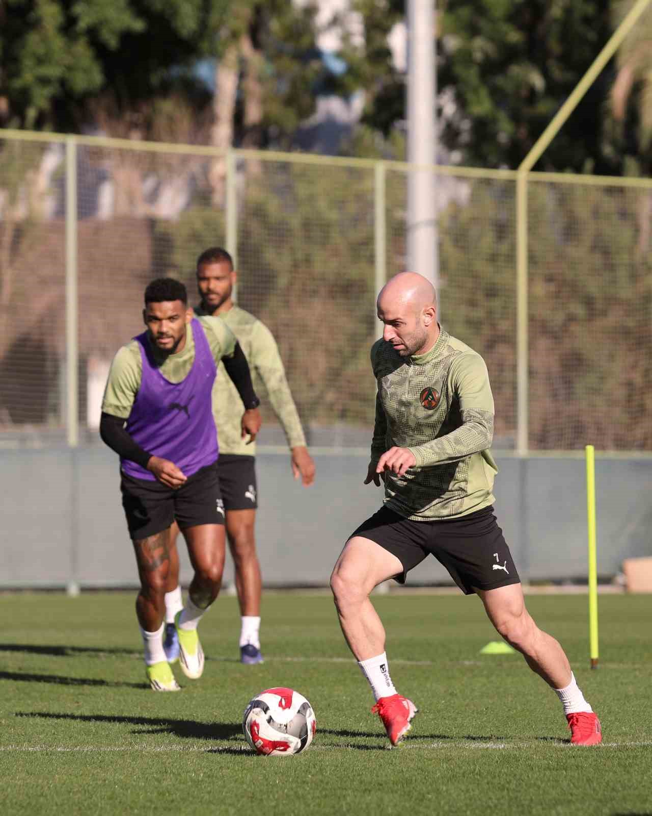 Corendon Alanyaspor, Galatasaray maçı hazırlıklarını tamamladı
