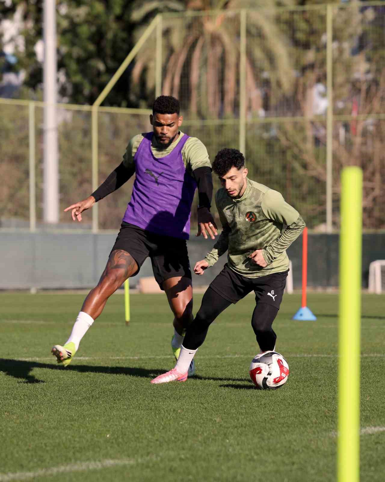 Corendon Alanyaspor, Galatasaray maçı hazırlıklarını tamamladı
