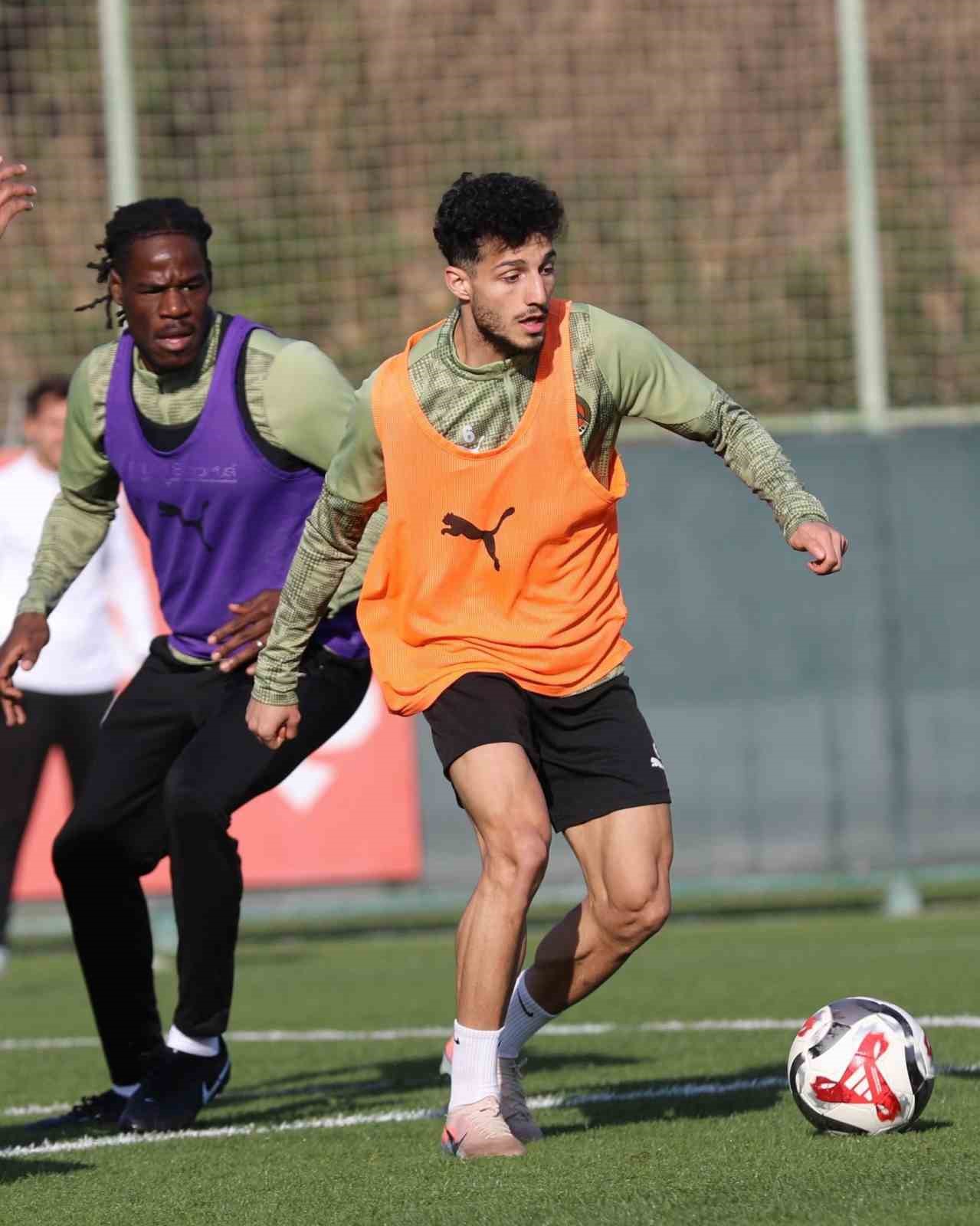 Corendon Alanyaspor, Göztepe maçı hazırlıkları sürdürdü
