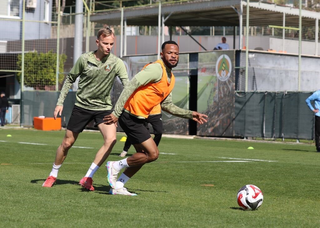 Corendon Alanyaspor, Göztepe maçı hazırlıklarını tamamladı
