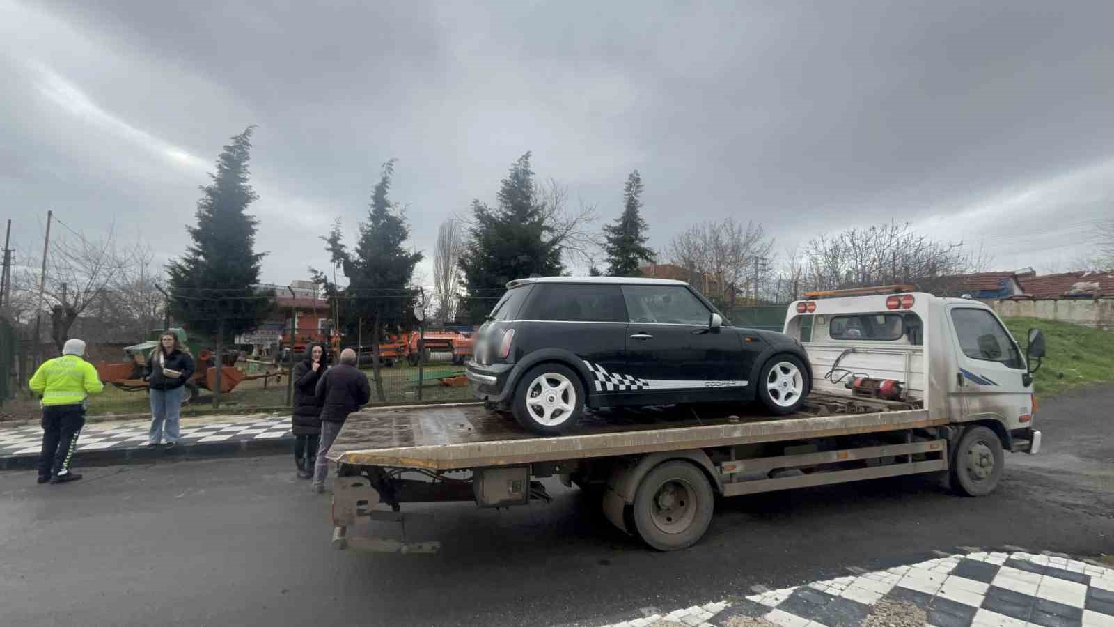 Çorlu’da abart egzozlu otomobile ceza kesildi
