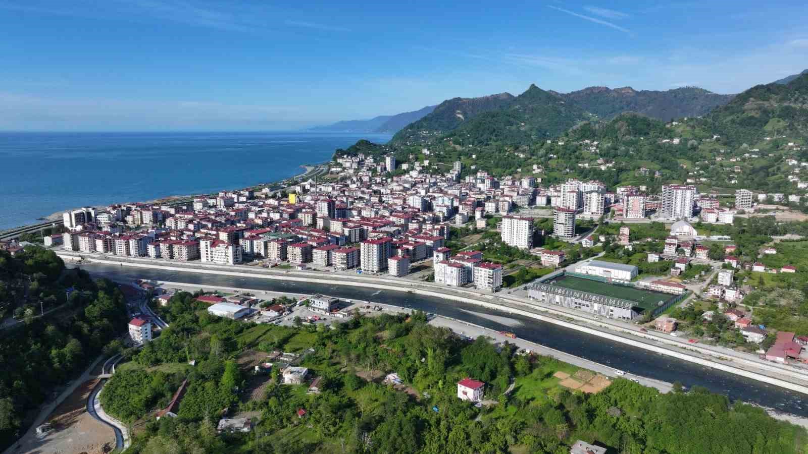 Çoruh’un mavi gerdanlıkları Artvin’e güç katıyor
Çoruh’un mavi gerdanlıkları Artvin’e güç katıyor