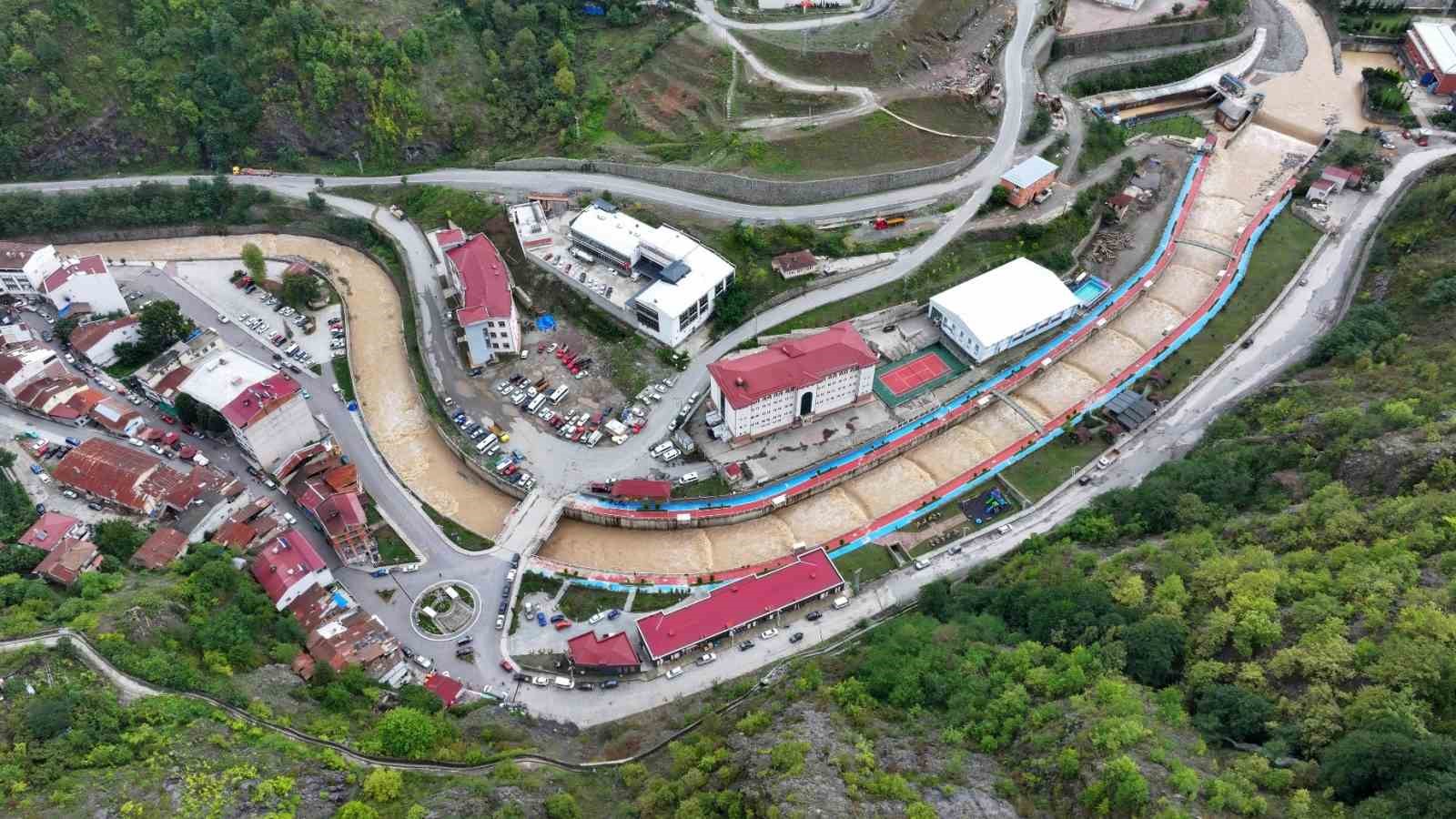 Çoruh’un mavi gerdanlıkları Artvin’e güç katıyor
Çoruh’un mavi gerdanlıkları Artvin’e güç katıyor