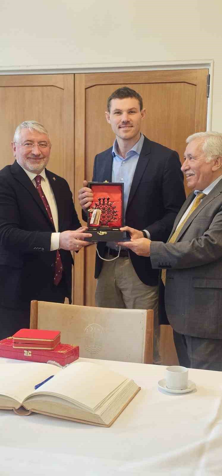 Çorum Belediye Başkanı Aşgın, çevreci enerji sistemlerini Danimarka’da inceledi
