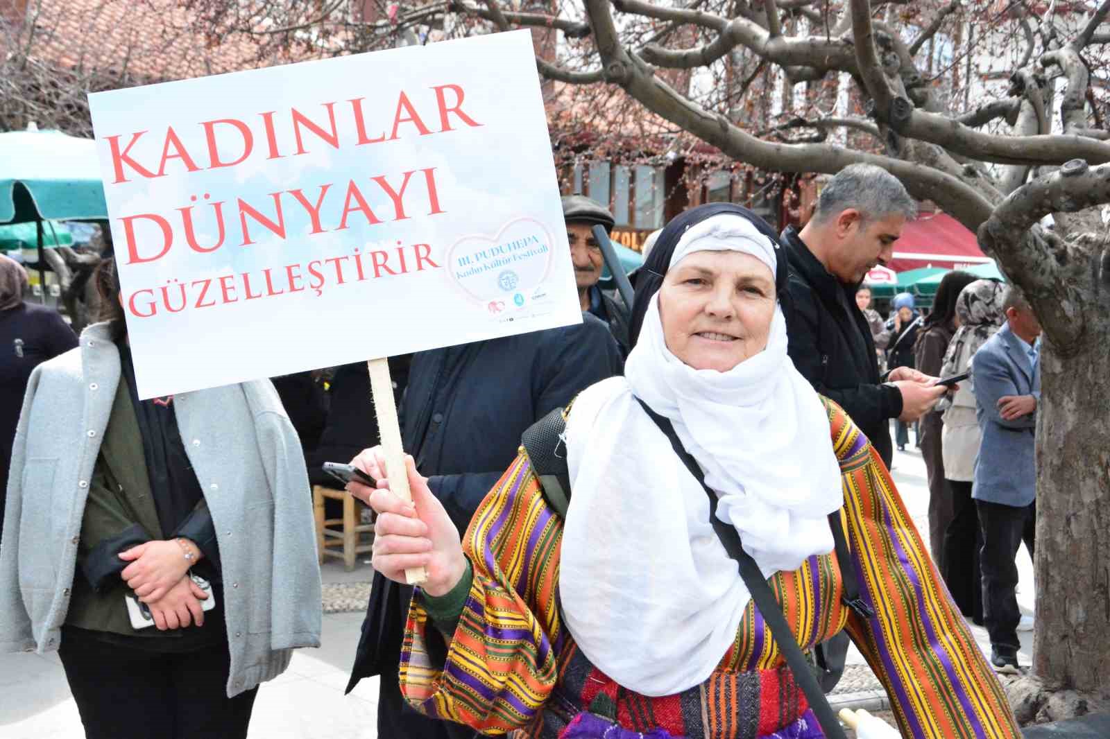 Çorum’da 3. Puduhepa Kadın Kültür Festivali başladı
