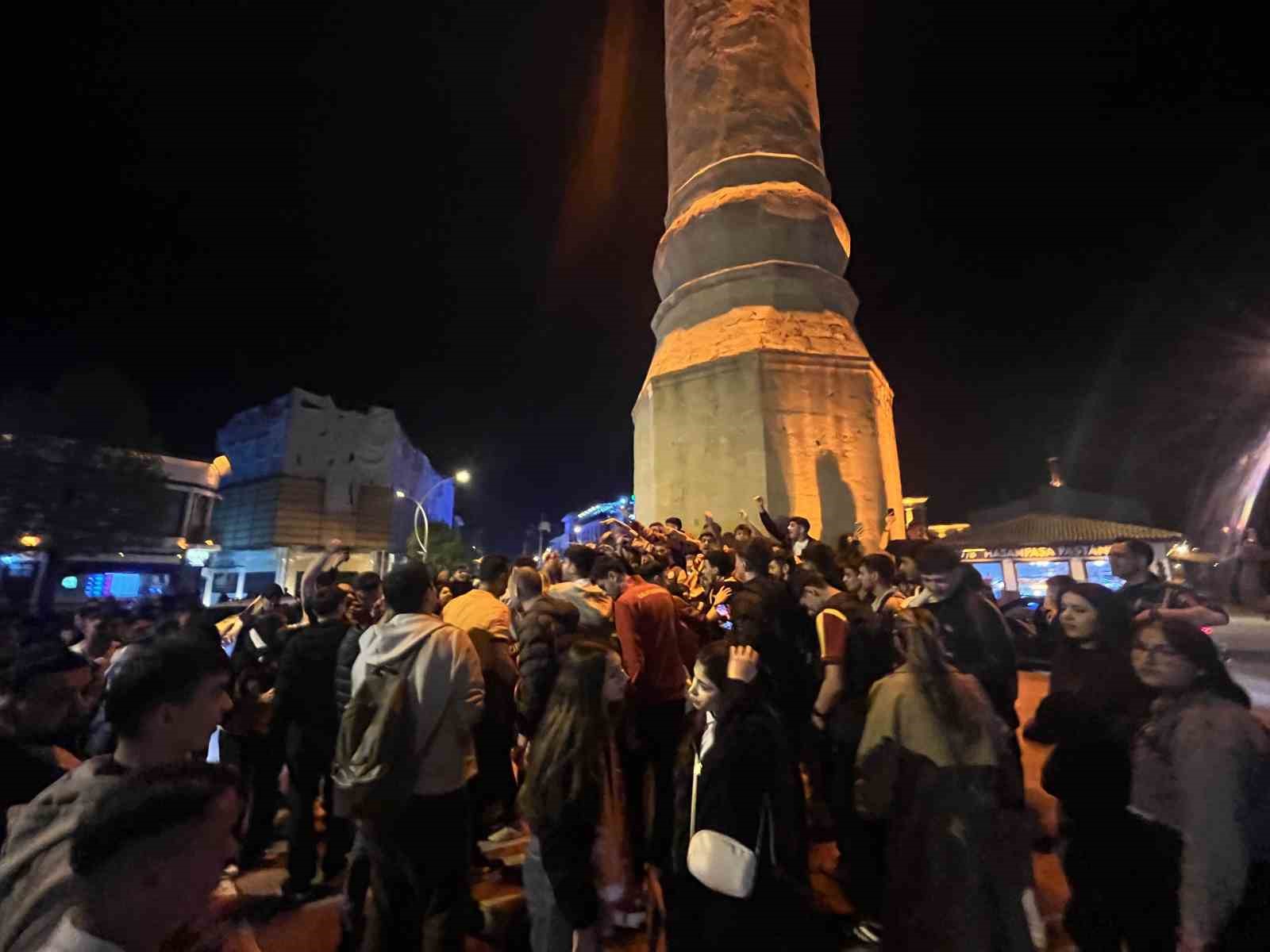 Çorum’da Galatasaray taraftarları derbi galibiyetini kutladı
