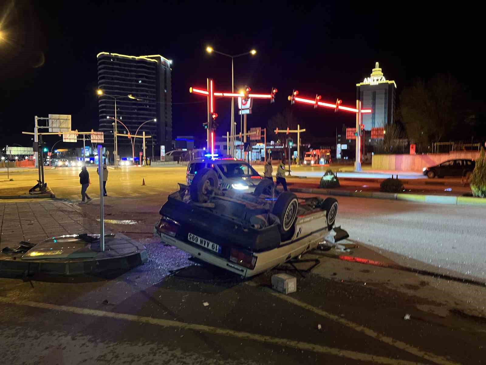 Çorum’da iki otomobil çarpıştı: 1 yaralı
