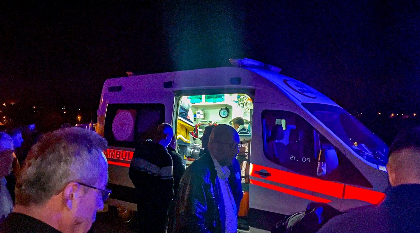 Çorum’da iki otomobil çarpıştı: 6 yaralı
